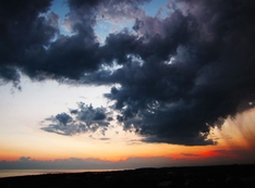 Unwetter bei Sonnenuntergang