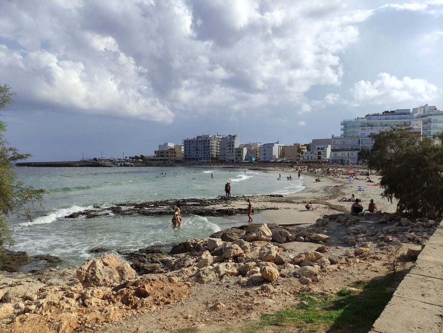 Strand und Mittelmeerküste von S'Illot auf Mallorca