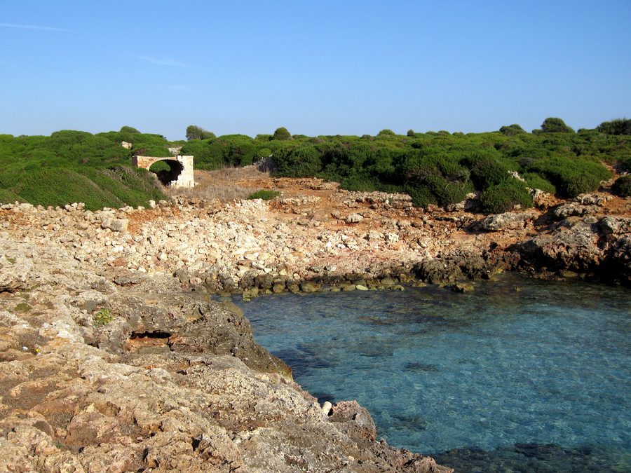 Felsige Bucht Caló d’en Rafalino in Cala Morlanda auf Mallorca