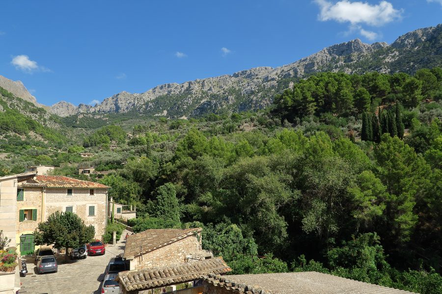 Fornalutx in der Serra de Tramuntana auf Mallorca