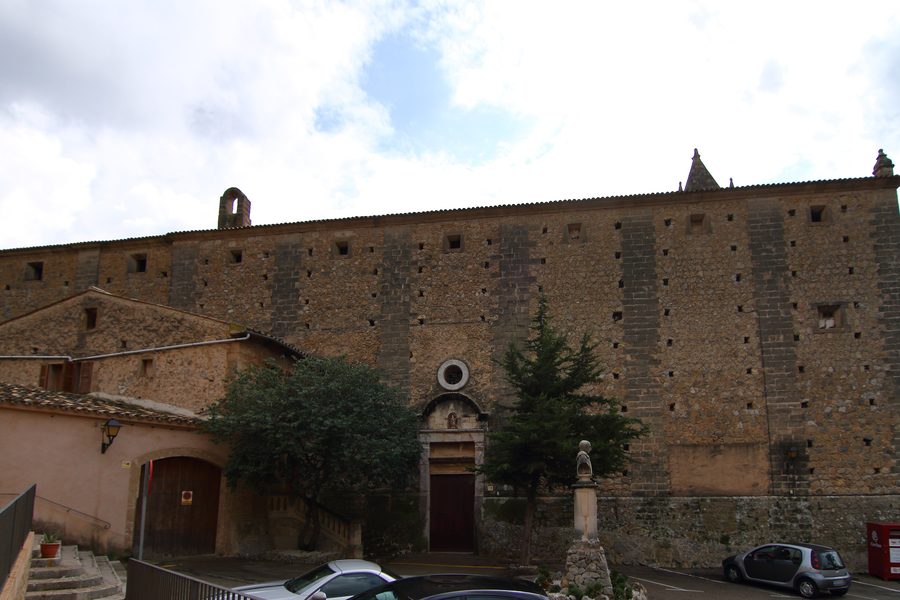 Nordfassade der Kirche Santa Maria in Andratx