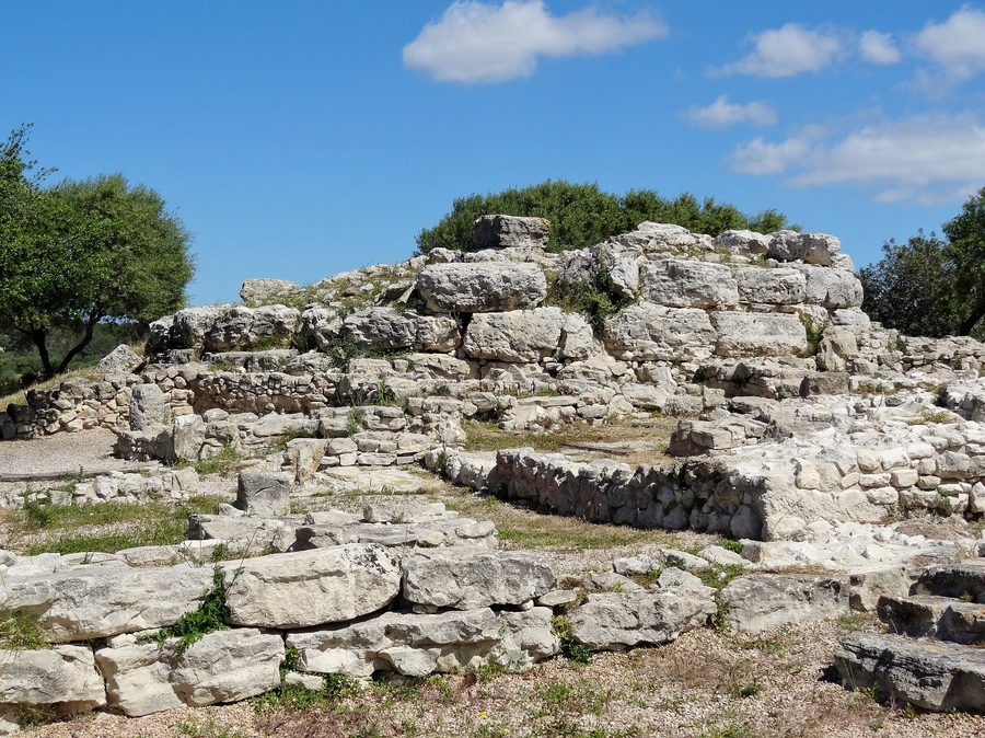 Talaiot 1 der Ausgrabungsstätte von Son Fornés, Gemeinde Montuïri, Mallorca, Spanien