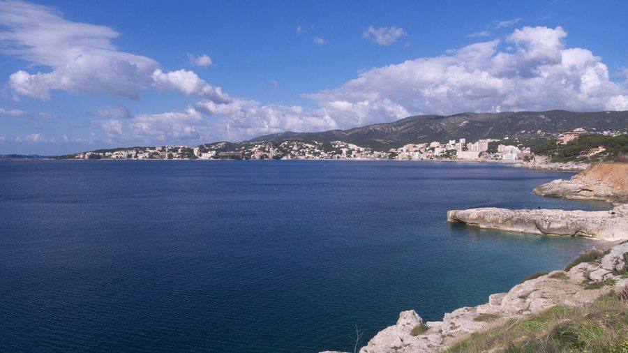Panoramaansicht der Cala Major in Palma de Mallorca