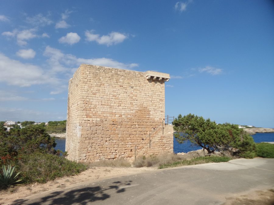 Historischer Turm Sa Torre d’en Bossa bei Portopetro